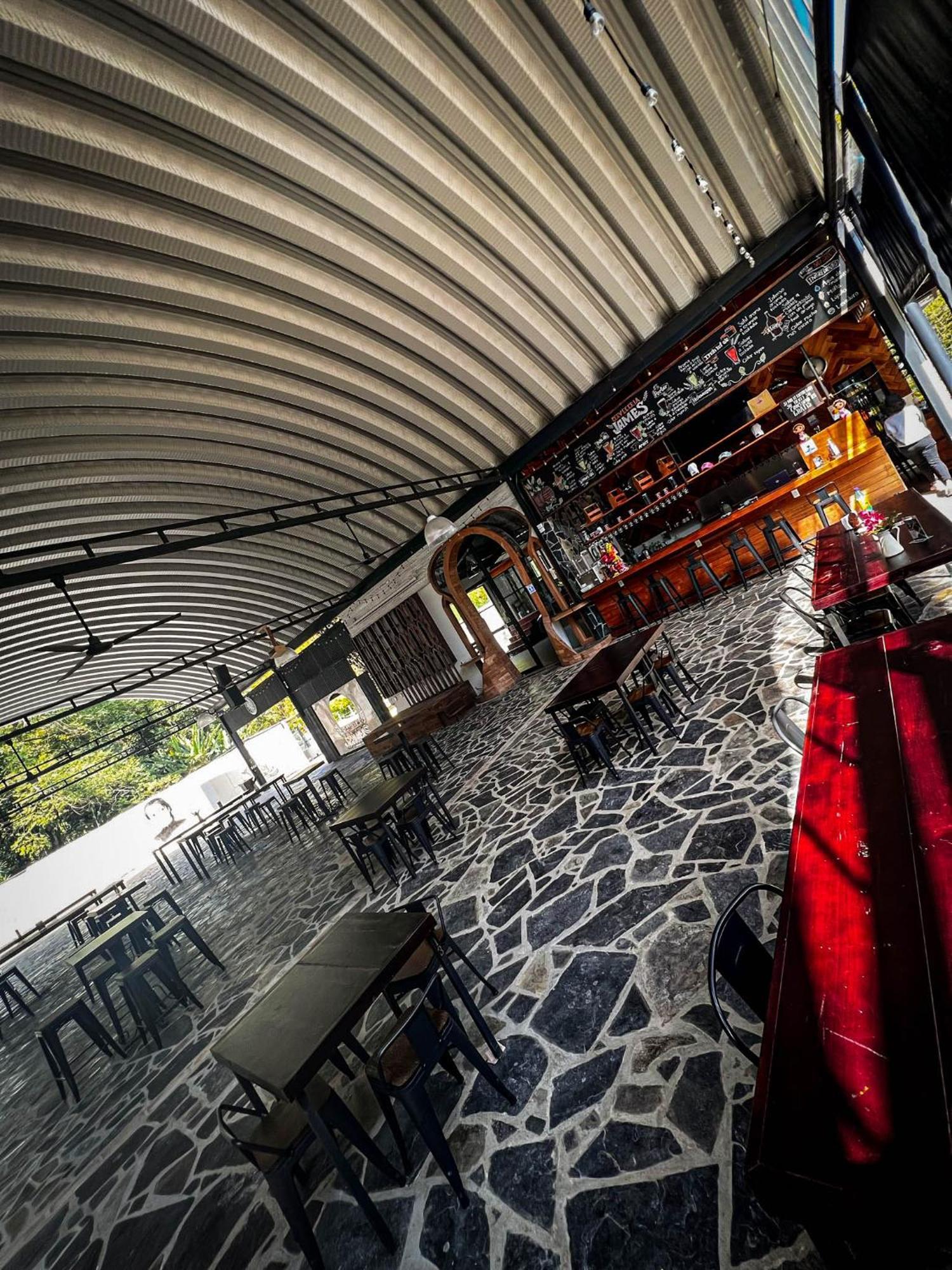Hotel Cerveceria James Ксилитла Екстериор снимка